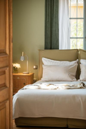 Saray Monumental luxury Villa medieval city